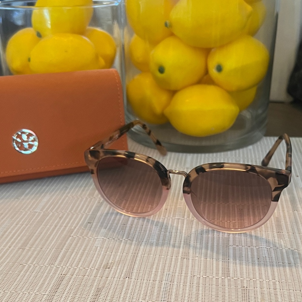 Tory Burch Tortoise Shell/Light Pink Sunglasses - Like New